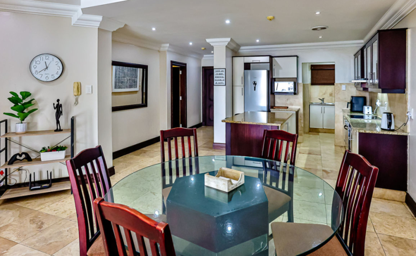 102 Manor Garden 05