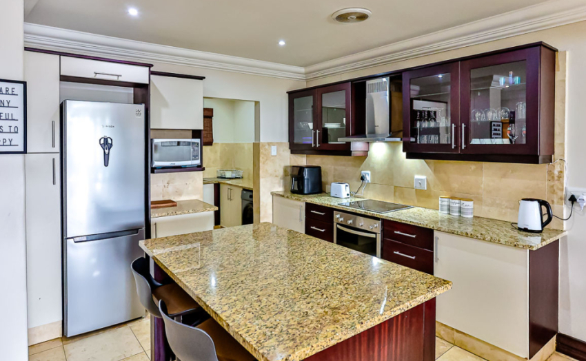 102 Manor Garden 06